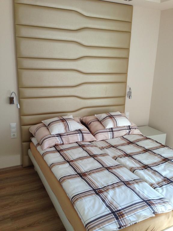 Villa Park Apartman Balatonfured Room photo